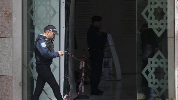 НАПАД У ЛИСАБОНУ: Мушкарац убио две особе ножем, полиција га упуцала НАПАД У ЛИСАБОНУ: Мушкарац убио две особе ножем, полиција га упуцала