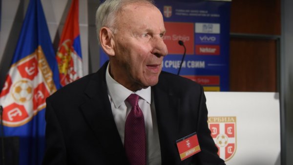 ДРАГАН ЏАЈИЋ ИЗНЕНАЂЕН ПРИЈЕМОМ У ЦРНОГ ГОРИ: Народ у Подгорици воли фудбал и прати наше играче, али да буде баш оволико интересовање... ДРАГАН ЏАЈИЋ ИЗНЕНАЂЕН ПРИЈЕМОМ У ЦРНОГ ГОРИ: Народ у Подгорици воли фудбал и прати наше играче, али да буде баш оволико интересовање...