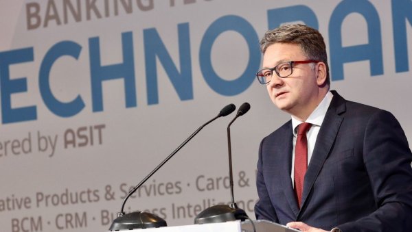 ЈОВАНОВИЋ О НАПАДИМА НА ВУЧИЋЕВОГ НАЈМЛАЂЕГ СИНА: Ништа им није свето, па чак ни деца ЈОВАНОВИЋ О НАПАДИМА НА ВУЧИЋЕВОГ НАЈМЛАЂЕГ СИНА: Ништа им није свето, па чак ни деца