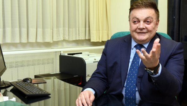 ЧУВАР СРЦА И ЖИВОТА: Специјална плакета за најплеменитији подвиг проф. др Миловану Бојићу ЧУВАР СРЦА И ЖИВОТА: Специјална плакета за најплеменитији подвиг проф. др Миловану Бојићу