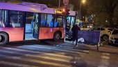 PRVE FOTOGRAFIJE SA ČUKARICE: Vozač GSP-a preminuo za volanom - autobus naleteo na četiri vozila (FOTO/VIDEO)