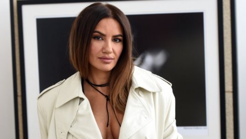 IZVAJANO TELO: Ivana Stamenković Sindi u petoj deceniji kao devojčica IZVAJANO TELO: Ivana Stamenković Sindi u petoj deceniji kao devojčica