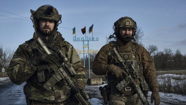 „ПОЛИТИКО“ ОЦЕЊУЈЕ: Земље ЕУ не могу да се договоре где ће куповати муницију за Кијев „ПОЛИТИКО“ ОЦЕЊУЈЕ: Земље ЕУ не могу да се договоре где ће куповати муницију за Кијев