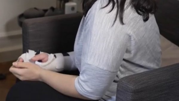 ПОМАХНИТАЛИ ПРОСАЦ: Искасапио девојку јер је одбила веренички прстен! ПОМАХНИТАЛИ ПРОСАЦ: Искасапио девојку јер је одбила веренички прстен!