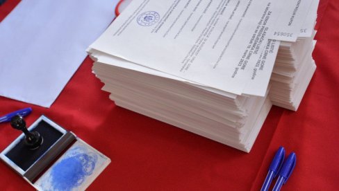 DRUGI KRUG PRDSEDNIČKIH IZBORA: U Baru i Budvi izlaznost identična kao pre 14 dana DRUGI KRUG PRDSEDNIČKIH IZBORA: U Baru i Budvi izlaznost identična kao pre 14 dana