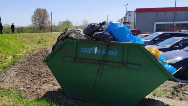 ОДНОСЕ КАБАСТИ ОТПАД: Пуне руке посла за крааљевачке комуналце ОДНОСЕ КАБАСТИ ОТПАД: Пуне руке посла за крааљевачке комуналце