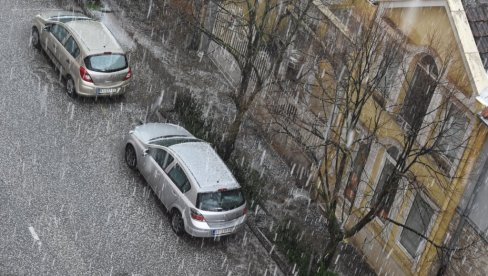 RHMZ IZDAO UPOZORENJE: U ovom delu Srbije moguća pojava grada RHMZ IZDAO UPOZORENJE: U ovom delu Srbije moguća pojava grada