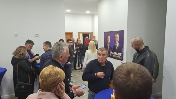 ОПСТРУИРАО РАД ВЛАДЕ ЦРНЕ ГОРЕ И ПЕС: Огласили се из Покрета Европа сад, после оставке Јакова Милатовића ОПСТРУИРАО РАД ВЛАДЕ ЦРНЕ ГОРЕ И ПЕС: Огласили се из Покрета Европа сад, после оставке Јакова Милатовића
