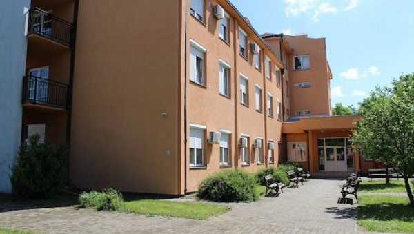 КРЕЋЕ ОБНОВА ДОМА СТУДЕНАТА У СОМБОРУ: Радове вредне 40 милиона финансира Покрајинска влада КРЕЋЕ ОБНОВА ДОМА СТУДЕНАТА У СОМБОРУ: Радове вредне 40 милиона финансира Покрајинска влада
