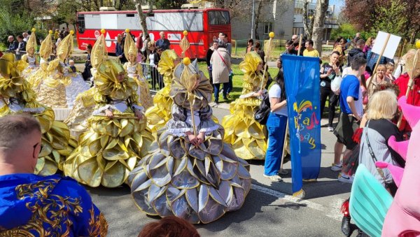 ПЕСМА И КОСТИМИ  ОБОЈИЛИ РАКОВИЦУ: На Видиковцу одржан 11.  велики међународни карневал предшколаца, основаца и средњошколаца