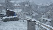 ПАЛО СКОРО ПОЛА МЕТРА: Априлски снег завејао Полимску долину и Нову Варош (ФОТО) ПАЛО СКОРО ПОЛА МЕТРА: Априлски снег завејао Полимску долину и Нову Варош (ФОТО)