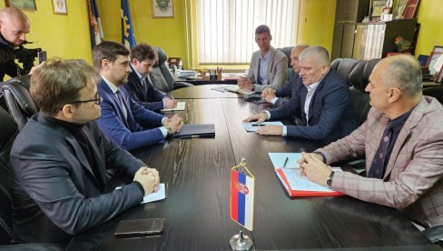 LJUDI SU NAJVEĆI KAPITAL I RESURS SRBIJE: Ministar Edin Đerlek u Priboju - Vlada će ubrzo usvojiti Program o podsticanju regionalnog rasta LJUDI SU NAJVEĆI KAPITAL I RESURS SRBIJE: Ministar Edin Đerlek u Priboju - Vlada će ubrzo usvojiti Program o podsticanju regionalnog rasta