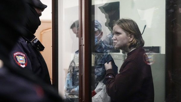 ОДБРАНА ДАРИЈЕ ТРЕПОВЕ УЛОЖИЛА ЖАЛБУ НА ПРИТВОР: Осумњичена за убиство ратног репортера Максима Фомина и рањавање 40 људи ОДБРАНА ДАРИЈЕ ТРЕПОВЕ УЛОЖИЛА ЖАЛБУ НА ПРИТВОР: Осумњичена за убиство ратног репортера Максима Фомина и рањавање 40 људи