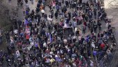 ХАОС ИСПРЕД СУДА У ЊУЈОРКУ: Сукобиле се Трампове присталице и демонстранти ХАОС ИСПРЕД СУДА У ЊУЈОРКУ: Сукобиле се Трампове присталице и демонстранти