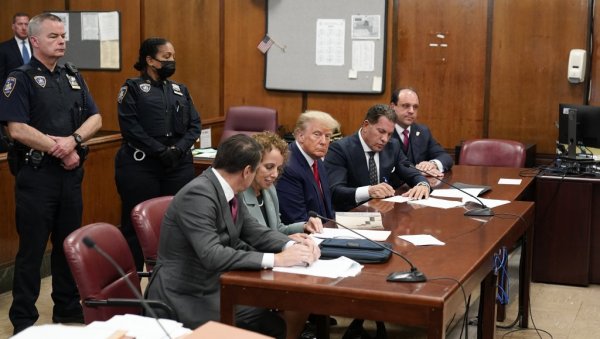 НОВИНАРКА ДОБИЛА ТРАМПА: Амерички апелациони суд потврдио пресуду коју је