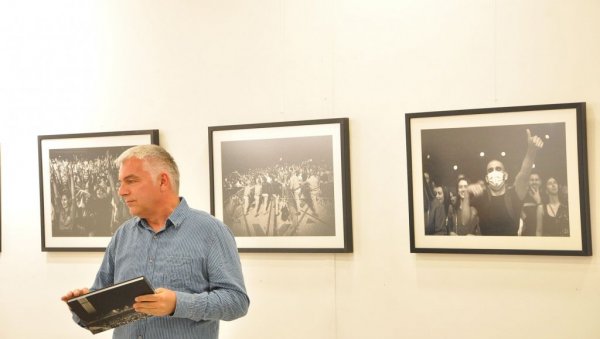 ТО ЈЕ БИЛО НЕКО ЛЕПШЕ И СРЕЋНИЈЕ ВРЕМЕ: Изложба фотографија у Културном центру у Зрењанину ТО ЈЕ БИЛО НЕКО ЛЕПШЕ И СРЕЋНИЈЕ ВРЕМЕ: Изложба фотографија у Културном центру у Зрењанину
