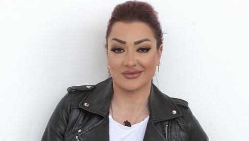 ZBOG BAKŠIŠA IMAM PROBLEM U BANCI: Sandra Rešić progovorila o zaradi na romskim svadbama ZBOG BAKŠIŠA IMAM PROBLEM U BANCI: Sandra Rešić progovorila o zaradi na romskim svadbama