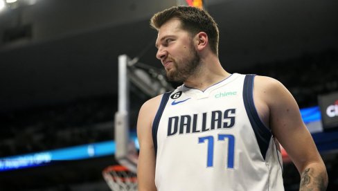 LEJKERSI SU PODIGLI TROFEJ U KUPU: Luka Dončić dočekuje Lebrona i družinu!