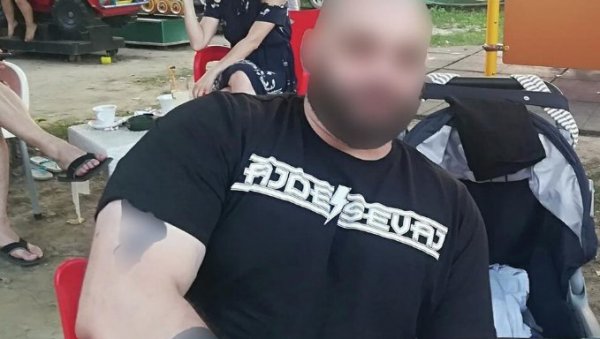 ПРИЛАЗИ, РЕПЕТИРА ПИШТОЉ И ИСПАЉУЈЕ ДВА МЕТКА У МЕНЕ Огласио се рањени припадник обезбеђења Фристајлера: Упуцао ме је из чиста мира ПРИЛАЗИ, РЕПЕТИРА ПИШТОЉ И ИСПАЉУЈЕ ДВА МЕТКА У МЕНЕ Огласио се рањени припадник обезбеђења Фристајлера: Упуцао ме је из чиста мира