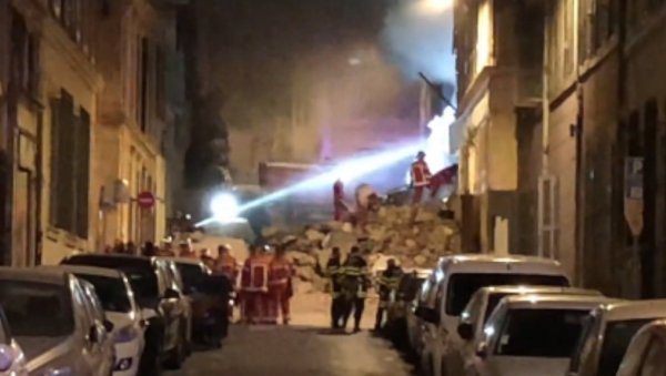 ДРАМА У МАРСЕЈУ: Срушила се четвороспратница на југу Француске, има жртава (ВИДЕО) ДРАМА У МАРСЕЈУ: Срушила се четвороспратница на југу Француске, има жртава (ВИДЕО)