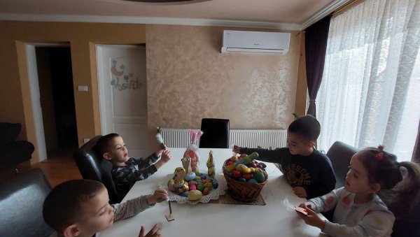 ЉУБАВ И ВЕРА ЧУВАЈУ ПОРОДИЦУ: Мирјана и Младен Крстић у Суботици у духу православља одгаја петоро деце ЉУБАВ И ВЕРА ЧУВАЈУ ПОРОДИЦУ: Мирјана и Младен Крстић у Суботици у духу православља одгаја петоро деце