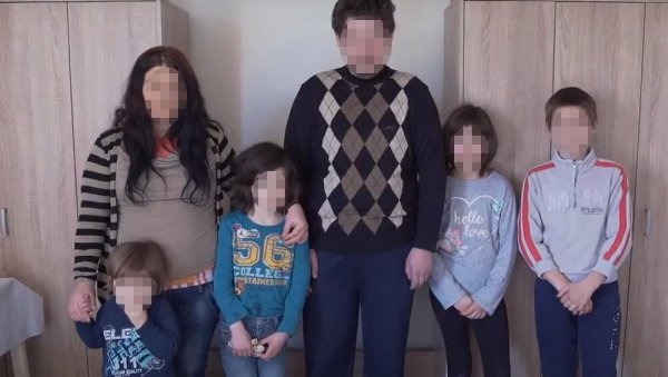 ОВО ЈЕ ПОРОДИЦА ИЗ РИПЊА КОЈУ ЈЕ УБИЦА ЗАВИО У ЦРНО: Оца и мајку избо у кући - девојчицу убио километар даље (ФОТО) ОВО ЈЕ ПОРОДИЦА ИЗ РИПЊА КОЈУ ЈЕ УБИЦА ЗАВИО У ЦРНО: Оца и мајку избо у кући - девојчицу убио километар даље (ФОТО)