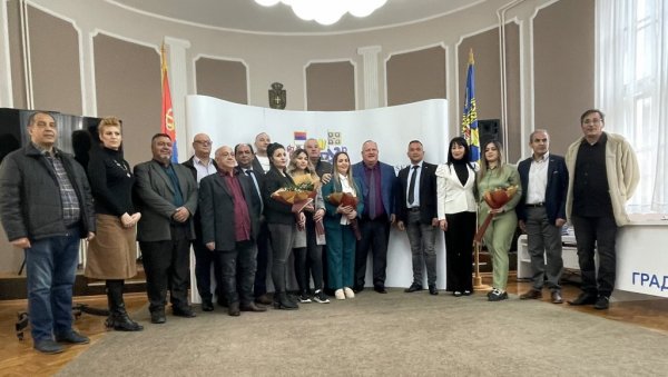 ПРИМЕР ДОБРЕ ПРАКСЕ И ИНТЕГРАЦИЈА: Пријемом у Скупштини града, у Лесковцу обележен Међународни дан Рома ПРИМЕР ДОБРЕ ПРАКСЕ И ИНТЕГРАЦИЈА: Пријемом у Скупштини града, у Лесковцу обележен Међународни дан Рома