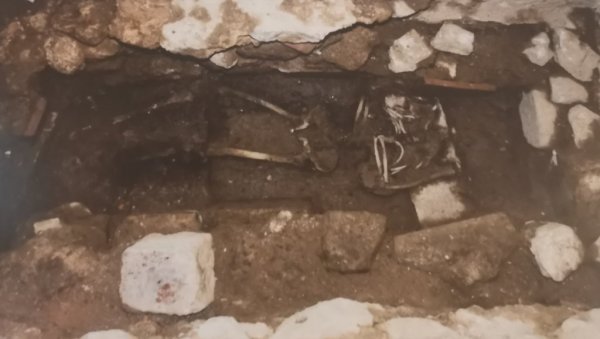 ГДЕ ЈЕ ГРОБ СТЕФАНА ЛАЗАРЕВИЋА? Идентитет деспота потврђен је ДНК анализом (ФОТО) ГДЕ ЈЕ ГРОБ СТЕФАНА ЛАЗАРЕВИЋА? Идентитет деспота потврђен је ДНК анализом (ФОТО)