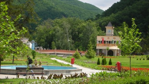 ODBORNICI ODLUČILI: Besplatni udžbenici za sve učenike u Vranjskoj Banji ODBORNICI ODLUČILI: Besplatni udžbenici za sve učenike u Vranjskoj Banji