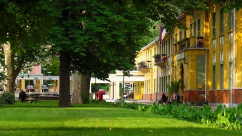 TUČA U VRANJSKOJ BANJI: Izboden muškarac TUČA U VRANJSKOJ BANJI: Izboden muškarac