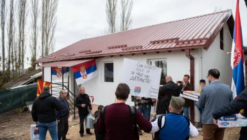 ПОМОЋ СРПСКИМ ПОРОДИЦАМА У СЕВЕРНОЈ МАКЕДОНИЈИ: Нова кућа за 10 чланова породице Комненов ПОМОЋ СРПСКИМ ПОРОДИЦАМА У СЕВЕРНОЈ МАКЕДОНИЈИ: Нова кућа за 10 чланова породице Комненов