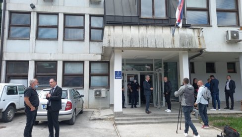 NEVINI OSUĐENI: Odbrana o presudi rukovodiocima namenske u Lučanima - Žalićemo se Apelacionom sudu u Kragujevcu NEVINI OSUĐENI: Odbrana o presudi rukovodiocima namenske u Lučanima - Žalićemo se Apelacionom sudu u Kragujevcu