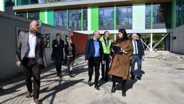 ДОГРАДЊЕ У НОВОСАДСКИМ ШКОЛАМА ГОТОВЕ НА ЛЕТО: ОШ „Васа Стајић“ добија пространију фискултурну салу ДОГРАДЊЕ У НОВОСАДСКИМ ШКОЛАМА ГОТОВЕ НА ЛЕТО: ОШ „Васа Стајић“ добија пространију фискултурну салу