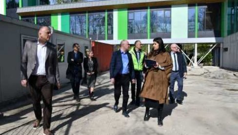 DOGRADNJE U NOVOSADSKIM ŠKOLAMA GOTOVE NA LETO: OŠ „Vasa Stajić“ dobija prostraniju fiskulturnu salu DOGRADNJE U NOVOSADSKIM ŠKOLAMA GOTOVE NA LETO: OŠ „Vasa Stajić“ dobija prostraniju fiskulturnu salu