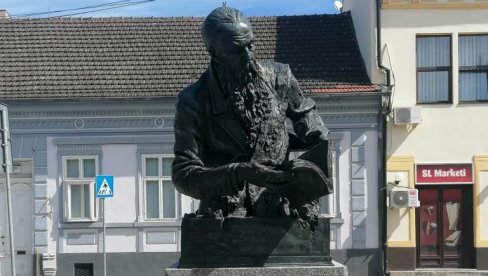 KAKO JE SPOMENIK OD ČETIRI TONE STIGAO OD MOSKVE DO VRŠCA: Bronzana skulptura Nikite Tolstoja putovala osam dana - avionom
