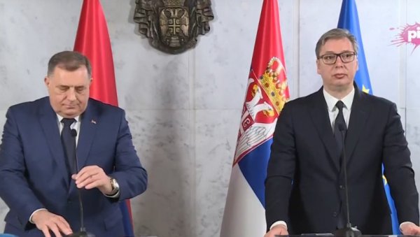 ЗАВРШЕНО ОБРАЋАЊЕ ВУЧИЋА И ДОДИКА: Увек ћемо подржати оно што је договор сва три конститутивна народа (ФОТО/ВИДЕО) ЗАВРШЕНО ОБРАЋАЊЕ ВУЧИЋА И ДОДИКА: Увек ћемо подржати оно што је договор сва три конститутивна народа (ФОТО/ВИДЕО)