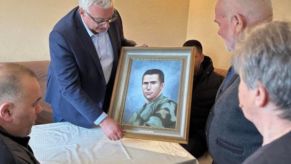 У СЛАВУ ЈУНАКА ЛЕОВЦА Мандић: Прошло је 24 године од Предрагове јуначке погибије на Кошарама 1999. године У СЛАВУ ЈУНАКА ЛЕОВЦА Мандић: Прошло је 24 године од Предрагове јуначке погибије на Кошарама 1999. године