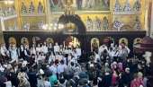 ХИЉАДЕ ВЕРНИКА У ПАРИЗУ: Свечано на Васкрс у цркви Свети Сава (ФОТО/ВИДЕО) ХИЉАДЕ ВЕРНИКА У ПАРИЗУ: Свечано на Васкрс у цркви Свети Сава (ФОТО/ВИДЕО)