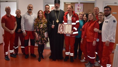 SPASAVALI ŽIVOTE, DOBILI GRAMATU: Priznanje Eparhije valjevske Službi hitne medicinske pomoći SPASAVALI ŽIVOTE, DOBILI GRAMATU: Priznanje Eparhije valjevske Službi hitne medicinske pomoći