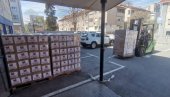СПАКОВАНО 26 ХИЉАДА ПАКЕТА: Дистрибуција помоћи пензионерима и социјално угроженима СПАКОВАНО 26 ХИЉАДА ПАКЕТА: Дистрибуција помоћи пензионерима и социјално угроженима