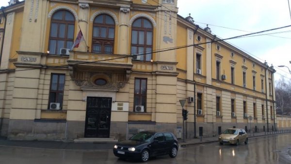ОТАЦ СИЛОВАТЕЉ ОСУЂЕН НА ДОЖИВОТНИ ЗАТВОР: Две и по године силовао и злостављао сопствено дете ОТАЦ СИЛОВАТЕЉ ОСУЂЕН НА ДОЖИВОТНИ ЗАТВОР: Две и по године силовао и злостављао сопствено дете