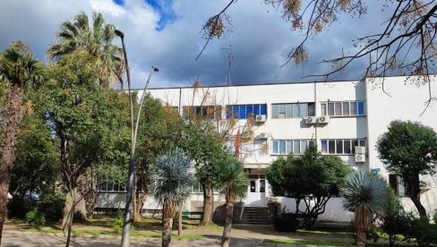 MASOVNA TUČA U CENTRU BARA: Sedmorica povređenih MASOVNA TUČA U CENTRU BARA: Sedmorica povređenih