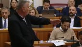 НАЦИЗАМ СЕ ОПЕТ БУДИ У ЗАГРЕБУ: У Сабору усташки поздрав за дом спремни (ВИДЕО) НАЦИЗАМ СЕ ОПЕТ БУДИ У ЗАГРЕБУ: У Сабору усташки поздрав за дом спремни (ВИДЕО)