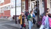 RADOVI U OŠ „MOMČILO POPOVIĆ“ U PARAĆINU: Bolji uslovi za učenike i zaposlene RADOVI U OŠ „MOMČILO POPOVIĆ“ U PARAĆINU: Bolji uslovi za učenike i zaposlene