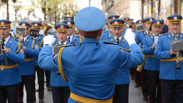ОД МАРША НА ДРИНУ ДО ВОСТАНИ СЕРБИЕ У Кнез Михаиловој променадни дефиле оркестра Гарде поводом Дана Војске Србије (ФОТО) ОД МАРША НА ДРИНУ ДО ВОСТАНИ СЕРБИЕ У Кнез Михаиловој променадни дефиле оркестра Гарде поводом Дана Војске Србије (ФОТО)