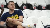 НИКОЛА ЈОКИЋ КАКВОГ НИСТЕ ВИДЕЛИ: Србин је пред њом пао на колена (ФОТО) НИКОЛА ЈОКИЋ КАКВОГ НИСТЕ ВИДЕЛИ: Србин је пред њом пао на колена (ФОТО)