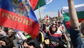 БУГАРИ НЕ ЖЕЛЕ НАТО: На протестима у Софији тражи се војна неутралност и мир у Украјини (ФОТО)