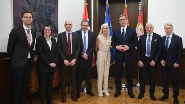 СРЖ НАПРЕТКА СВАКЕ ЕКОНОМИЈЕ ЈЕ ЕНЕРГИЈА: Вучић са амбасадором и представницима компанија Норвешке о улагањима у пројекте зелених енергија СРЖ НАПРЕТКА СВАКЕ ЕКОНОМИЈЕ ЈЕ ЕНЕРГИЈА: Вучић са амбасадором и представницима компанија Норвешке о улагањима у пројекте зелених енергија