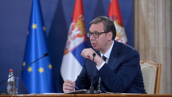ПРОТЕСТИ СУ ПОСТАЛИ ЛОВ НА АЛЕКСАНДРА ВУЧИЋА Брнабић: Организатори то више и не крију ПРОТЕСТИ СУ ПОСТАЛИ ЛОВ НА АЛЕКСАНДРА ВУЧИЋА Брнабић: Организатори то више и не крију