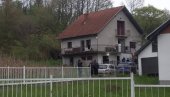 BRATA UBIO SEKIROM: Prvi snimci sa mesta zločina u Gornjoj Trepči kod Čačka (VIDEO) BRATA UBIO SEKIROM: Prvi snimci sa mesta zločina u Gornjoj Trepči kod Čačka (VIDEO)